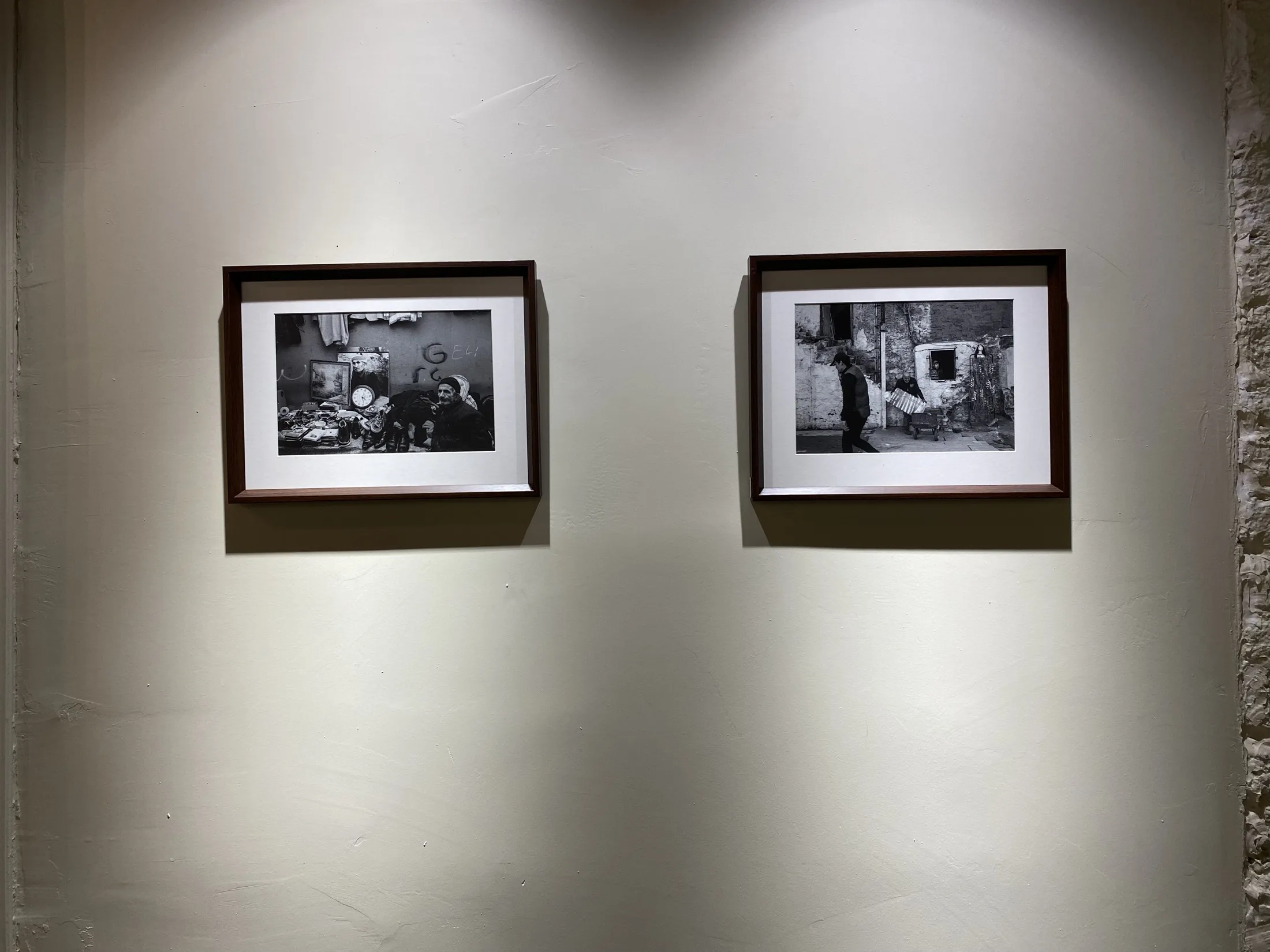 Çerçeveli belgesel fotoğraf baskıları